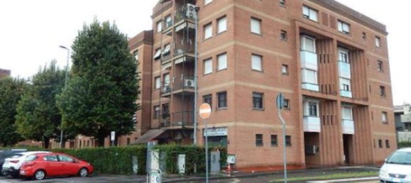 48m² Commercial property in Bollate, Italy No. 73364 11