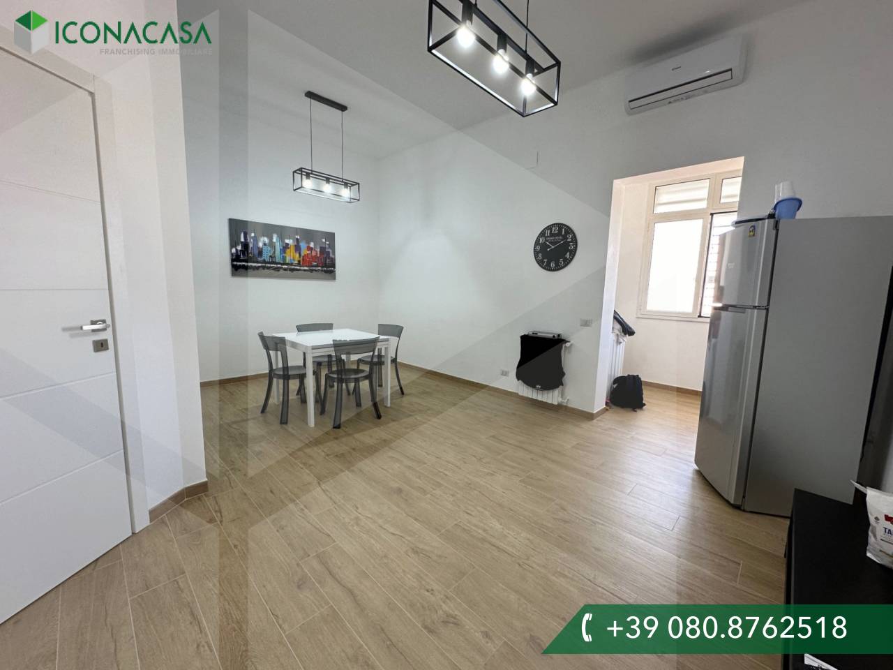 2-salle Appartement à Bari, Italy No. 29849