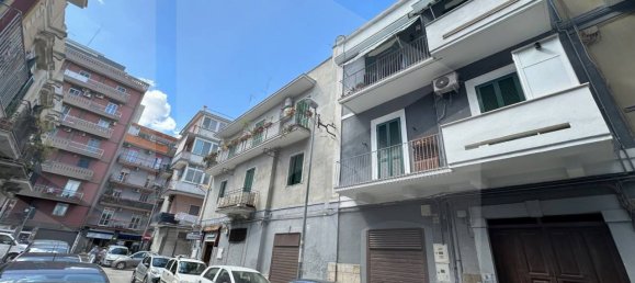 2-salle Appartement à Bari, Italy No. 29849 2