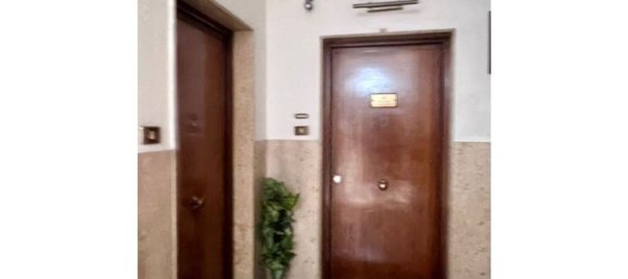 5 rooms Apartment in Palermo, Italy No. 257918 2