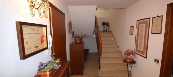 5 rooms Villa in Ravenna, Italy No. 40507 8