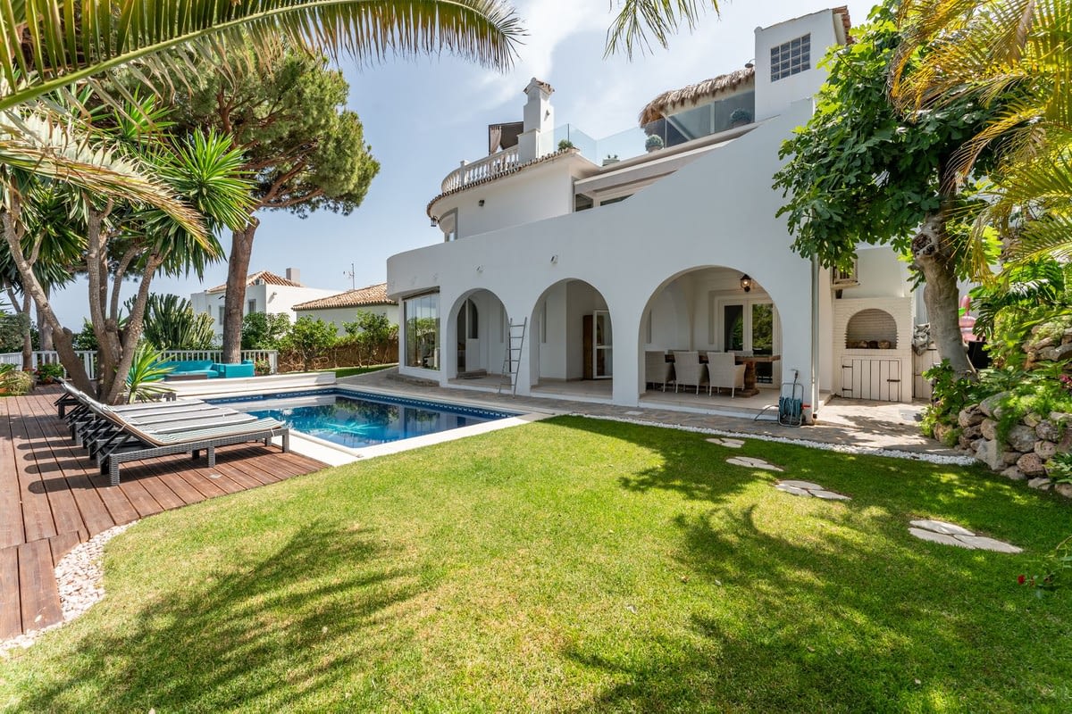 4 bedrooms Villa in Mijas, Spain No. 30391