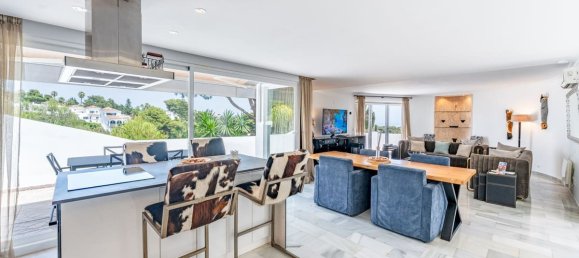 4 bedrooms Villa in Mijas, Spain No. 30391 3