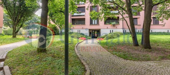 3 rooms Apartment in Cusago, Italy No. 338152 3