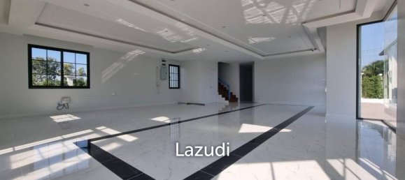 6 bedrooms Villa in Pattaya, Thailand No. 26167 5