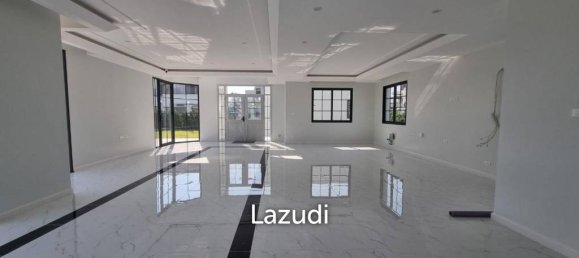 6 bedrooms Villa in Pattaya, Thailand No. 26167 3