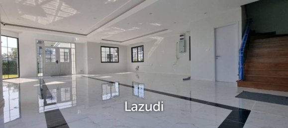 6 bedrooms Villa in Pattaya, Thailand No. 26167 4