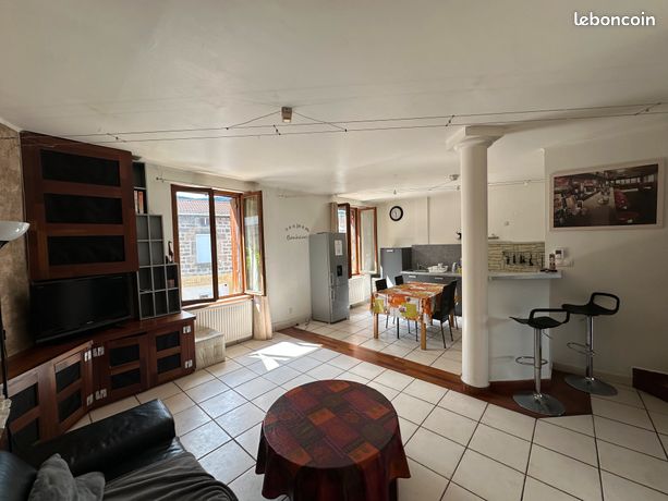 2 Schlafzimmer Wohnung in Le Chambon-Feugerolles, France, Nr. 307612