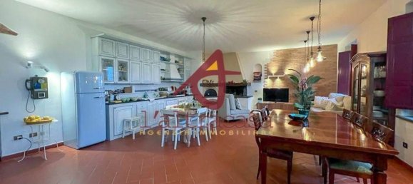 7 rooms House in Vinci, Italy No. 92750 18