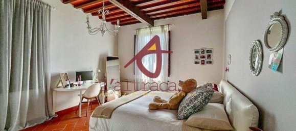 7 rooms House in Vinci, Italy No. 92750 23