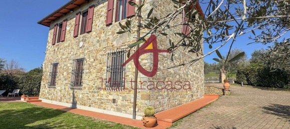 7 rooms House in Vinci, Italy No. 92750 3