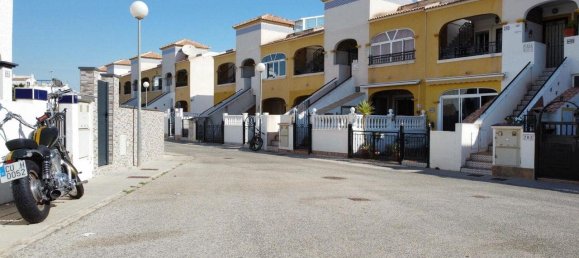 Casa de 4 dormitorios en Torrevieja, Spain No. 186369 3