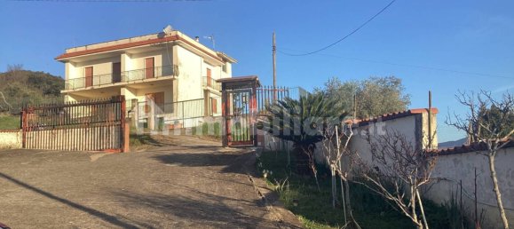 Вилла с 4 спальнями в Санти Козма э Дамьяно, Италия № 250973 11