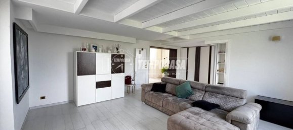 4 bedrooms Apartment in Naples, Italy No. 276812 9