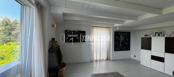 4 bedrooms Apartment in Naples, Italy No. 276812 10