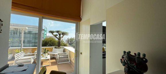 4 bedrooms Apartment in Naples, Italy No. 276812 2