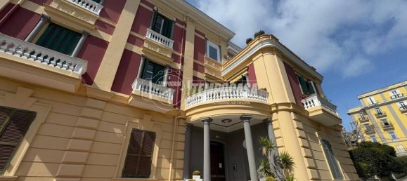 4 bedrooms Apartment in Naples, Italy No. 276812 29