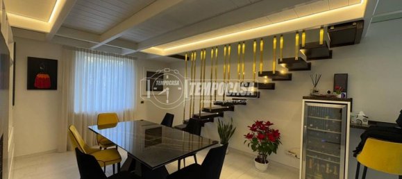 4 bedrooms Apartment in Naples, Italy No. 276812 5