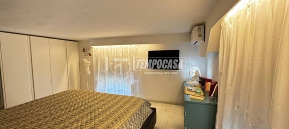 4 bedrooms Apartment in Naples, Italy No. 276812 19
