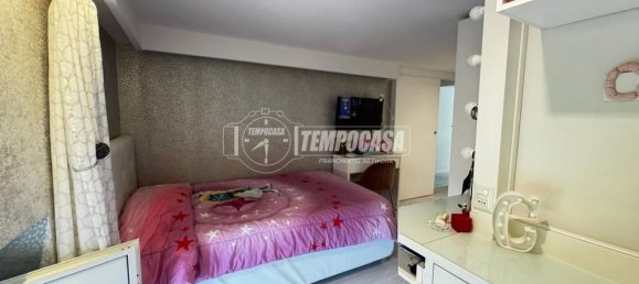 4 bedrooms Apartment in Naples, Italy No. 276812 21