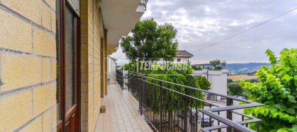 3 bedrooms Apartment in Montegranaro, Italy No. 292777 6