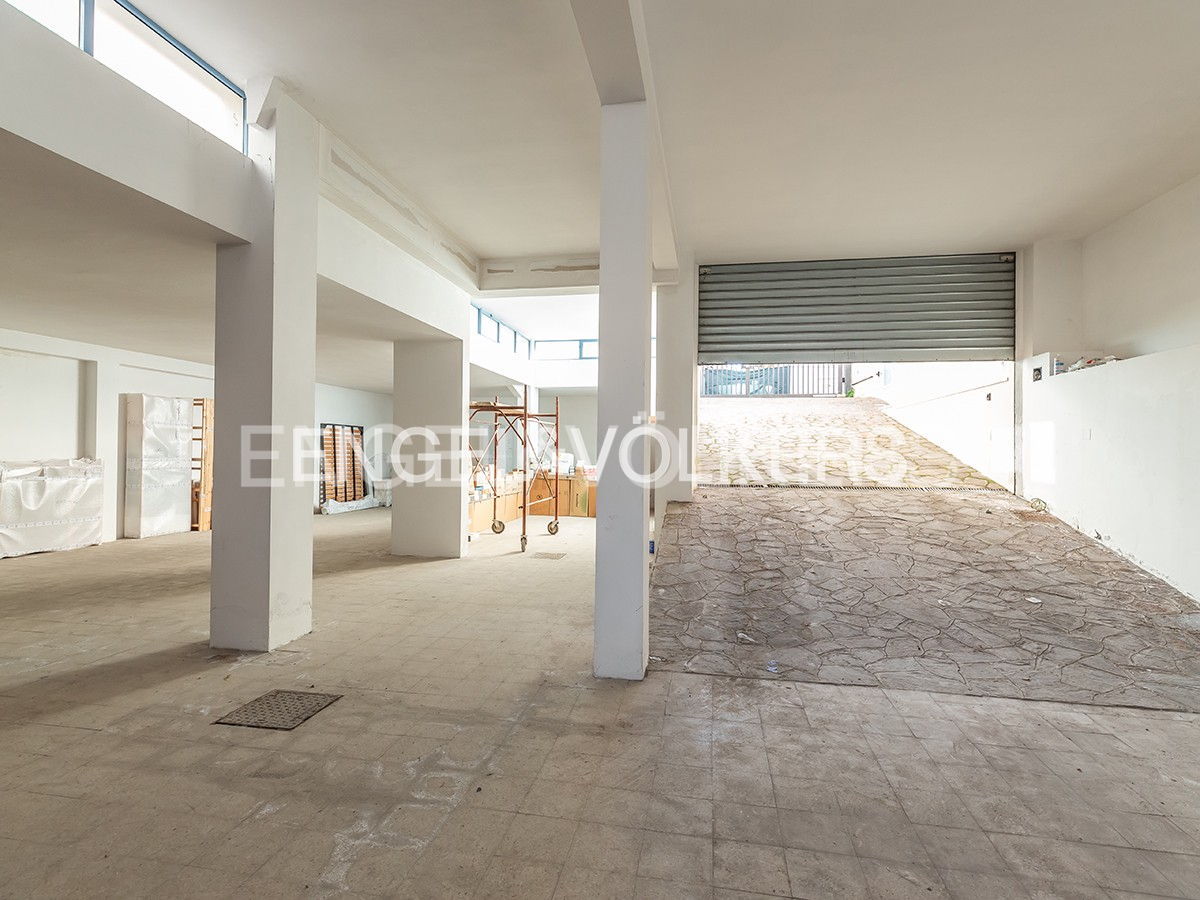 1 room Garage in Rome, Italy No. 126166