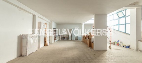 1 room Garage in Rome, Italy No. 126166 4