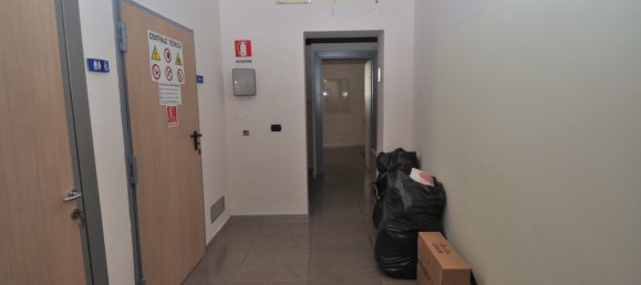 2-Zimmer Gewerbliche Immobilie in San Vito dei Normanni, Italy, Nr. 104084 9