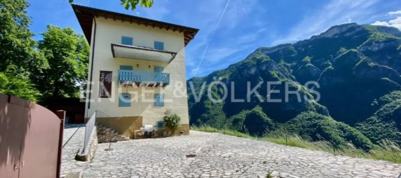 9 bedrooms House in Ala, Italy No. 334443 2