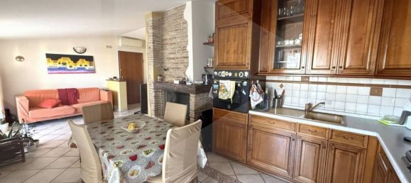 Apartamento de 3 habitaciónes en Montesilvano, Italy No. 19427 2