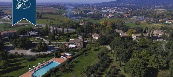 40 bedrooms Hotel in Cortona, Italy No. 117722 4