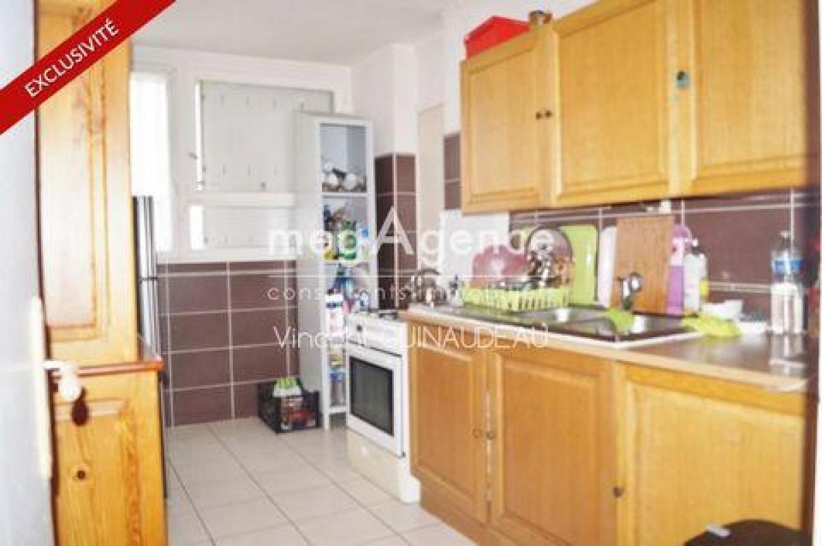 2 bedrooms Apartment in Cholet, France No. 33374