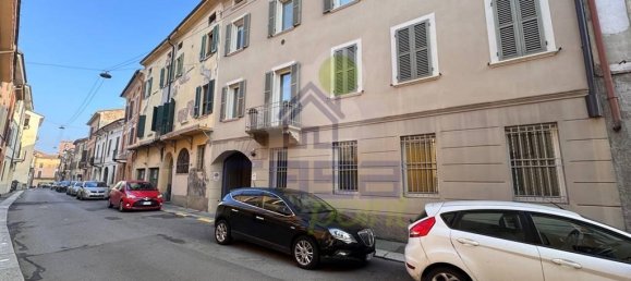 2 rooms Apartment in Cremona, Italy No. 162186 2