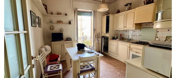 2 Schlafzimmer Wohnung in Genoa, Italy, Nr. 318007 9
