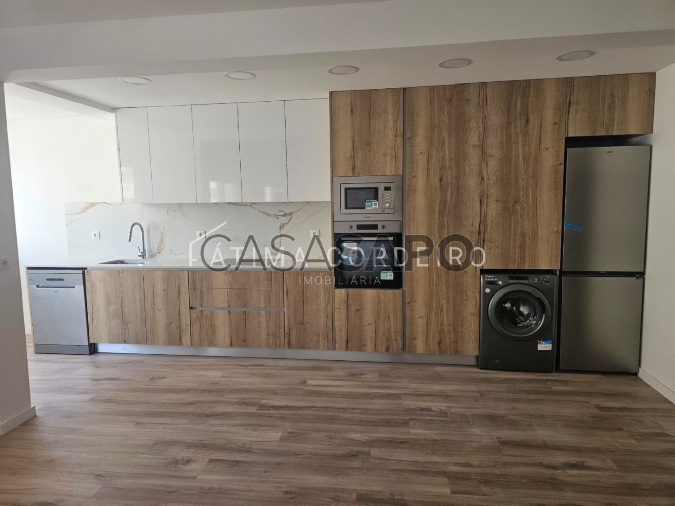 3 bedrooms Apartment in Almada, Portugal No. 256877