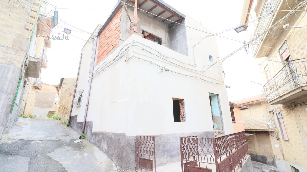 4-salle Maison à Palagonia, Italy No. 235524