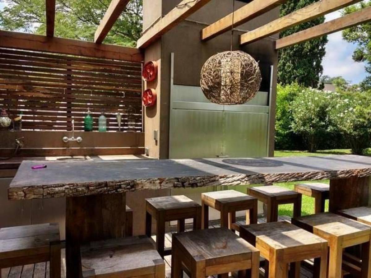 4 bedrooms House in Tigre, Argentina No. 1037