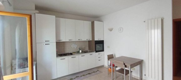 5 rooms Apartment in L'Aquila, Italy No. 171700 2