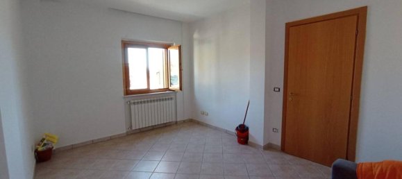 5 rooms Apartment in L'Aquila, Italy No. 171700 6