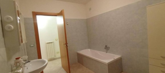 5 rooms Apartment in L'Aquila, Italy No. 171700 14
