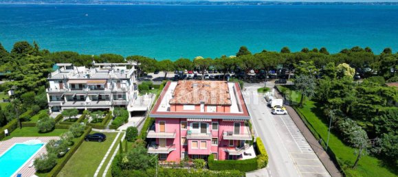 2 bedrooms Apartment in Sirmione, Italy No. 374979 9