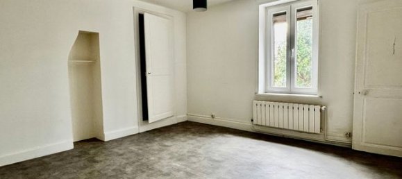 96m² Building in Toul, France No. 304509 2