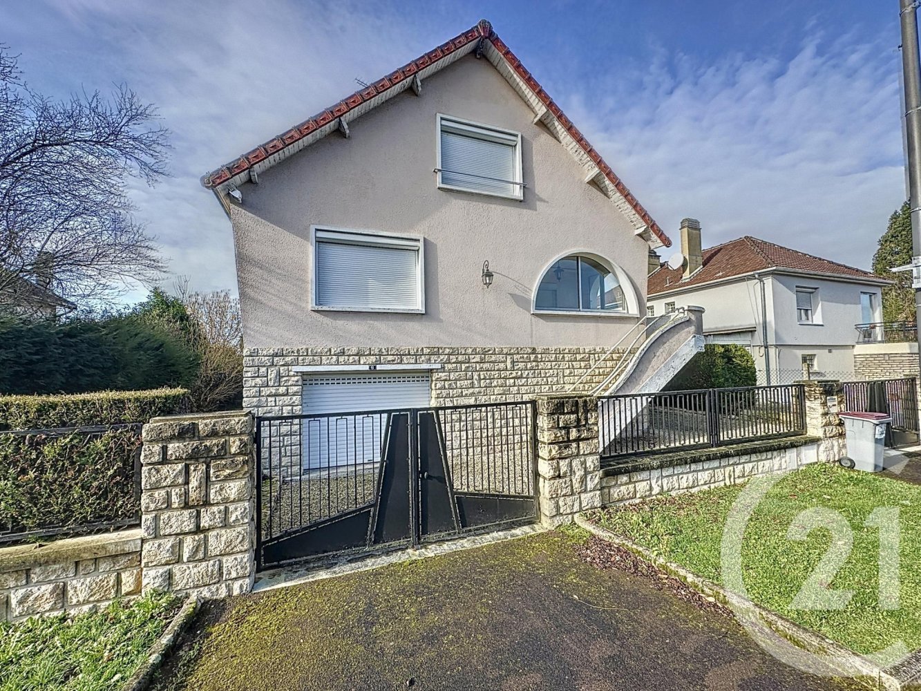 Casa de 3 dormitorios en Saint-Andre-les-Vergers, France No. 246897