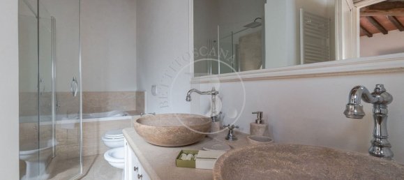 15-salle Villa à Peccioli, Italy No. 53699 16