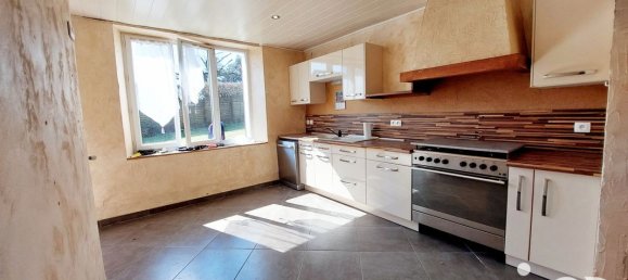 4 Schlafzimmer Haus in Cerisiers, France, Nr. 323599 20