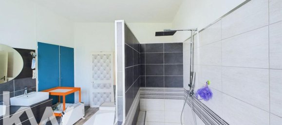 5 bedrooms House in Millancay, France No. 43517 11