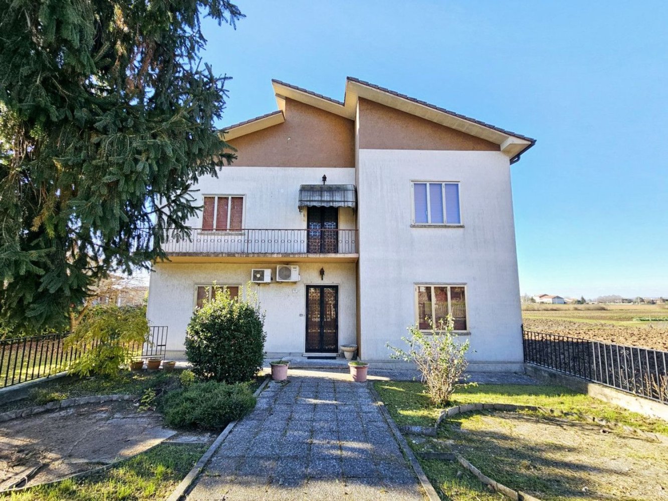 5 rooms House in Lozzo Atestino, Italy No. 90846