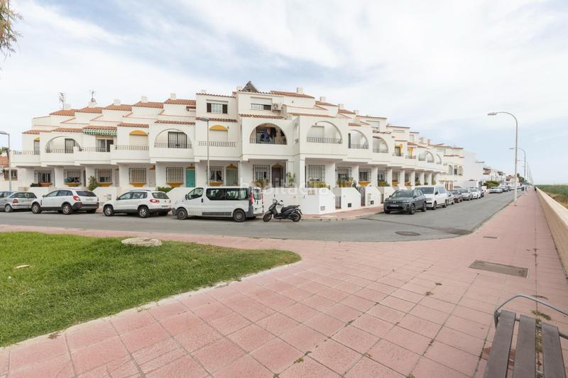 Adosado de 3 dormitorios en Calahonda, Spain No. 210649