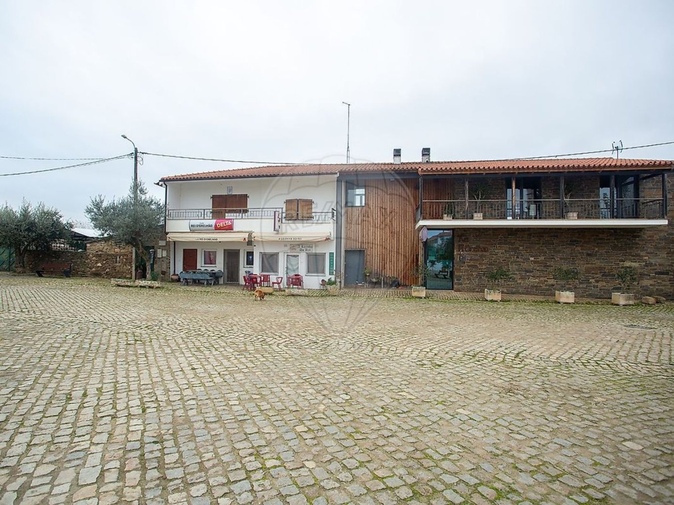 252m² Warehouse in Mirandela, Portugal No. 195226