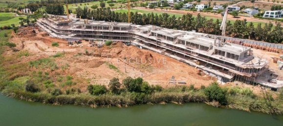 Apartamento de 2 dormitorios en Loule, Portugal No. 7670 3